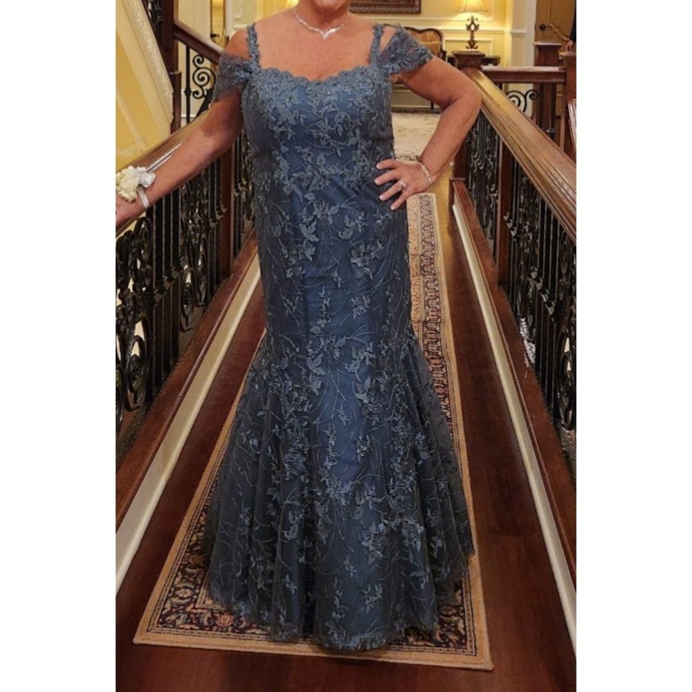 Montage by Mon Cheri Teal Lace‎ Sequin Cold Shoulder Mermaid Gown Dress 16